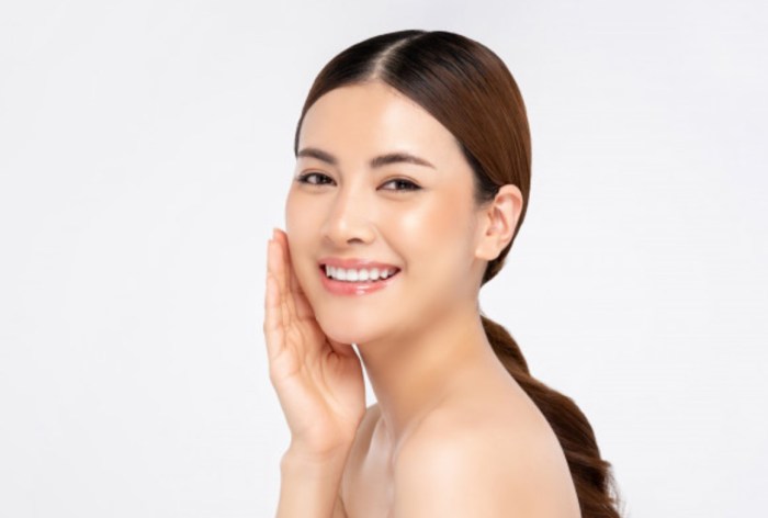 Trik Merawat Kulit agar Tetap Glowing di Cuaca Tropis