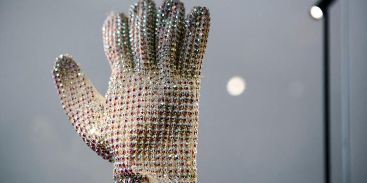 50 Barang Kenangan Michael Jackson Akan Dilelang di Prancis