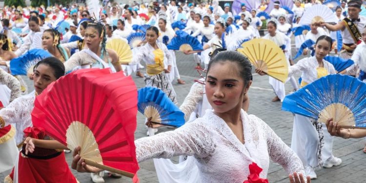1.700 Penari Beraksi dalam Ritme Solo Menari 2026