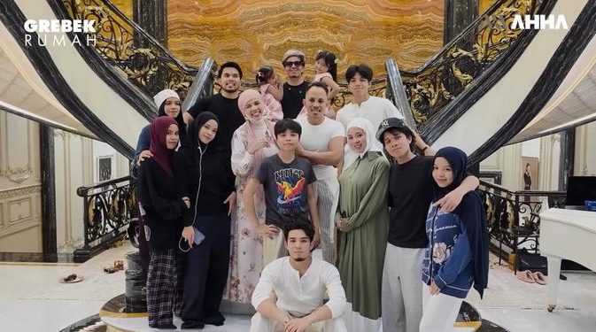 6 Potret Tangga Rumah Gen Halilintar di Jakarta Mewah Seperti Istana Dongeng