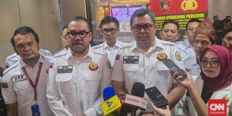 Abu Janda Dilaporkan Ormas Minangkabau Karena Ujaran Bernuansa SARA