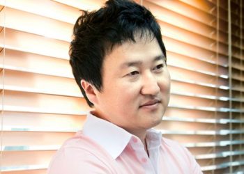 Falcon dan Sutradara Asli Miracle in Cell No. 7 Bekerja Sama Garap Film Ayah Latar RI