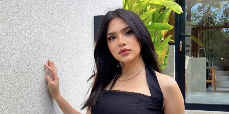 Syuting Film Andai Waktu Bisa Diulang Kembali Davina Karamoy Ogah Mengulang Masa Lalu