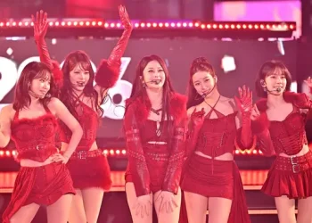 Lirik Lagu Iconic by Mistake Le Sserafim ILLIT Katseye Trending Nomor 3