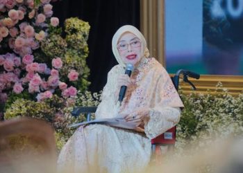 Luncurkan Buku Cermin Diri di Usia 85 Tahun, Sandiaga Uno Akui Ibunda Inspirasi