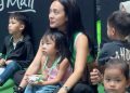 Dea Ananda Ajak Anak Nonton Pertunjukan Superhero sebagai Destinasi Liburan Kota