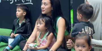 Dea Ananda Ajak Anak Nonton Pertunjukan Superhero sebagai Destinasi Liburan Kota