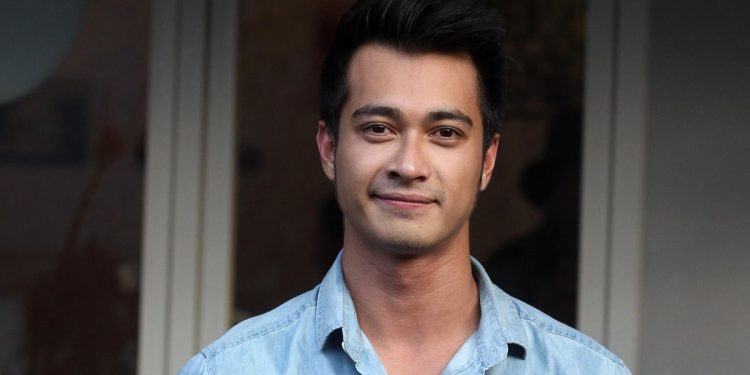 Kronologi Eza Gionino Memukul Roby Tremonti yang Jadi Viral