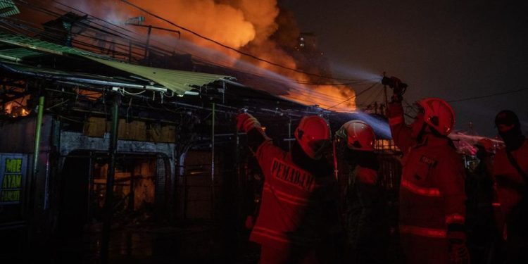 Kebakaran Permukiman di Kemayoran Setelah 7 Jam Api Berkobar Akhirnya Dipadamkan