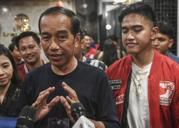 Kunjungi Lampung, Jokowi Kenakan Kemeja dan Topi dengan Logo PSI