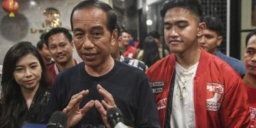 Kunjungi Lampung, Jokowi Kenakan Kemeja dan Topi dengan Logo PSI