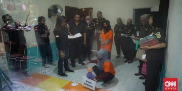 Rekonstruksi Mengungkap Peran Ketua Yayasan Daycare Ikat Anak