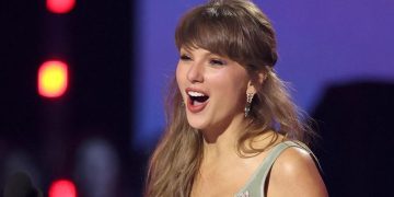 Taylor Swift Kembali ke Musik Country di Lagu OST Toy Story 5 I Knew It I Knew You