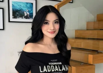 Titi Kamal Ceritakan Hobi Berburu Hantu Sejak SMA