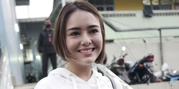 Amanda Manopo Kunjungi Polisi, Apa yang Terjadi?