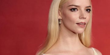 Pesona Anya Taylor-Joy di Penayangan Perdana Serial Lucky