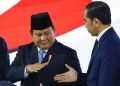 Prabowo Hormati Jokowi pada Acara HUT 80 Tahun Bhayangkara