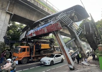 Sopir Truk Penabrak JPO di Tendean Jaksel Diperiksa Polisi