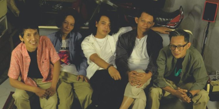 Grup Musik Aftersunset Memulai Fase Baru dengan Defensif dan Kronologis, Ronny Budiman Vokalis Baru