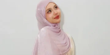 Ghea Indrawari Berhijab Saat Manggung di Tasikmalaya