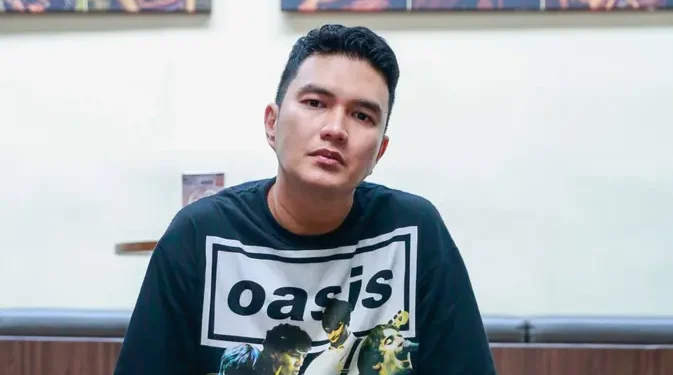 Aldi Taher Minta Maaf Setelah Tiba-tiba Naik Panggung dan Memeluk Vokalis JET