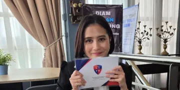 Prilly Latuconsina Raih Gelar S2 Summa Cum Laude, Omara Sangat Bangga