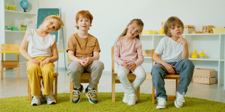 Mengapa Terjadi dan Cara Orang Tua Membantu Anak Siap Sekolah