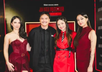 Glamor Caitlin Halderman dan Teman-teman di Red Carpet Jakarta Undercover Members Only