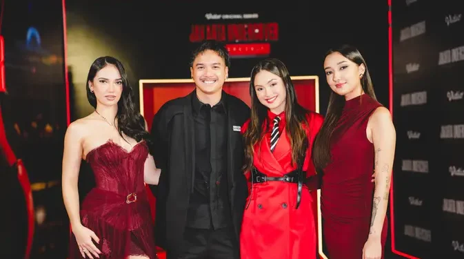 Glamor Caitlin Halderman dan Teman-teman di Red Carpet Jakarta Undercover Members Only