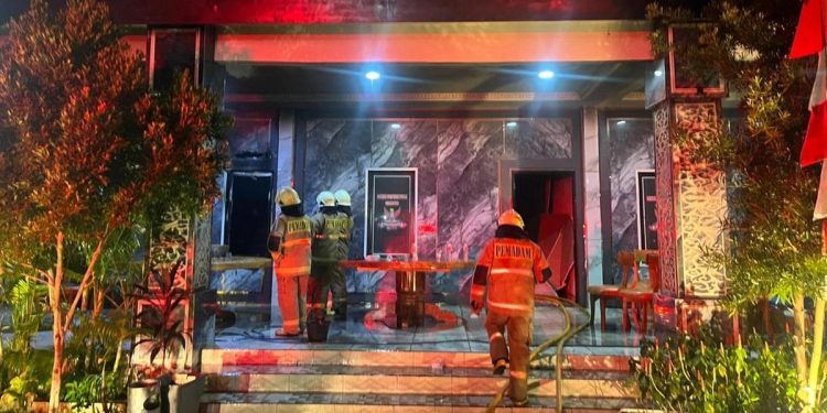 Posko GRIB Jaya Jakbar Terbakar Senin Dini Hari