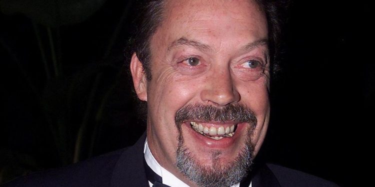Bintang Home Alone 2 Tim Curry Telah Meninggal Dunia