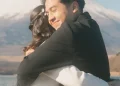 Jerome Polin dan Gracia Caroline di Jepang dengan Gunung Fuji sebagai Latar Belakang