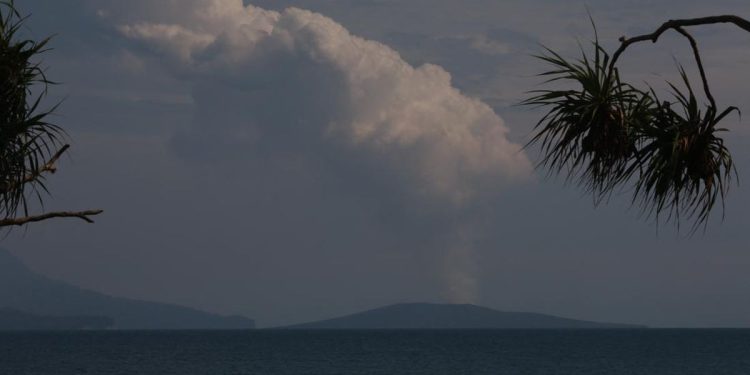 Tinggi Gunung Anak Krakatau Pasca 2018 Masih Belum Memicu Tsunami