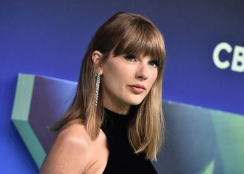 Menang, Taylor Swift Dedikasikan Video of the Year VMA untuk Dolly Parton