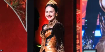 Arumi Bachsin Tampil Cantik Berbatik di Kriyanusa 2026 Terinspirasi dari Tribhuwana Tunggadewi