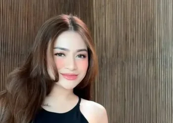 Nathalie Holscher Serahkan Honor DJ untuk Karhutla di Pontianak ke Rumah Zakat