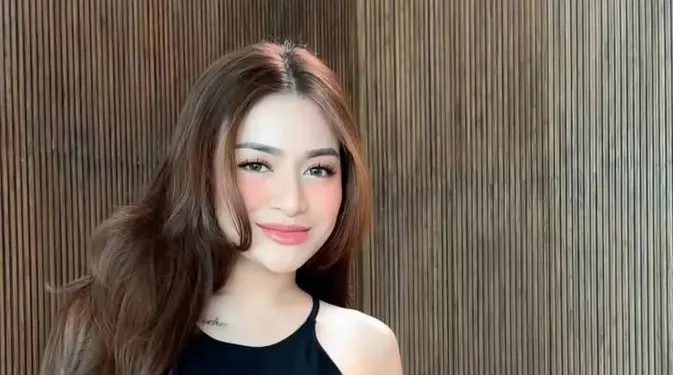 Nathalie Holscher Serahkan Honor DJ untuk Karhutla di Pontianak ke Rumah Zakat