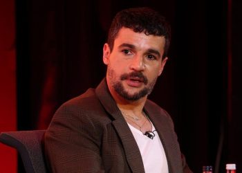 Christopher Abbott Mengaku Sedikit Kecewa Diumumkan sebagai Profesor X Baru
