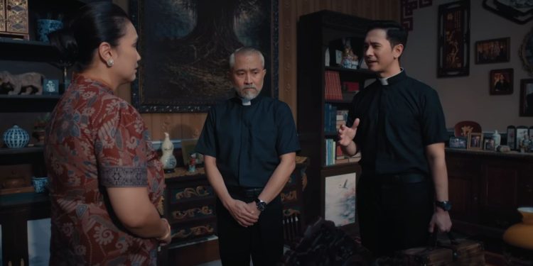 Perjanjian Darah, Duo Romo Melawan Entitas Kuno