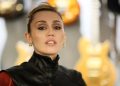 Miley Cyrus Tanggapi Kritikan Tidak Nyanyi Lagu Hit di Konser Pribadinya