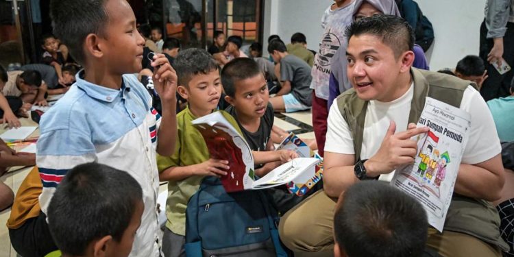 Momen Seskab Sidak Sekolah Rakyat di Cikarang