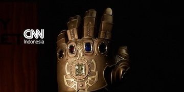 Replika Sarung Tangan Infinity Thanos di Avengers Akan Dilelang